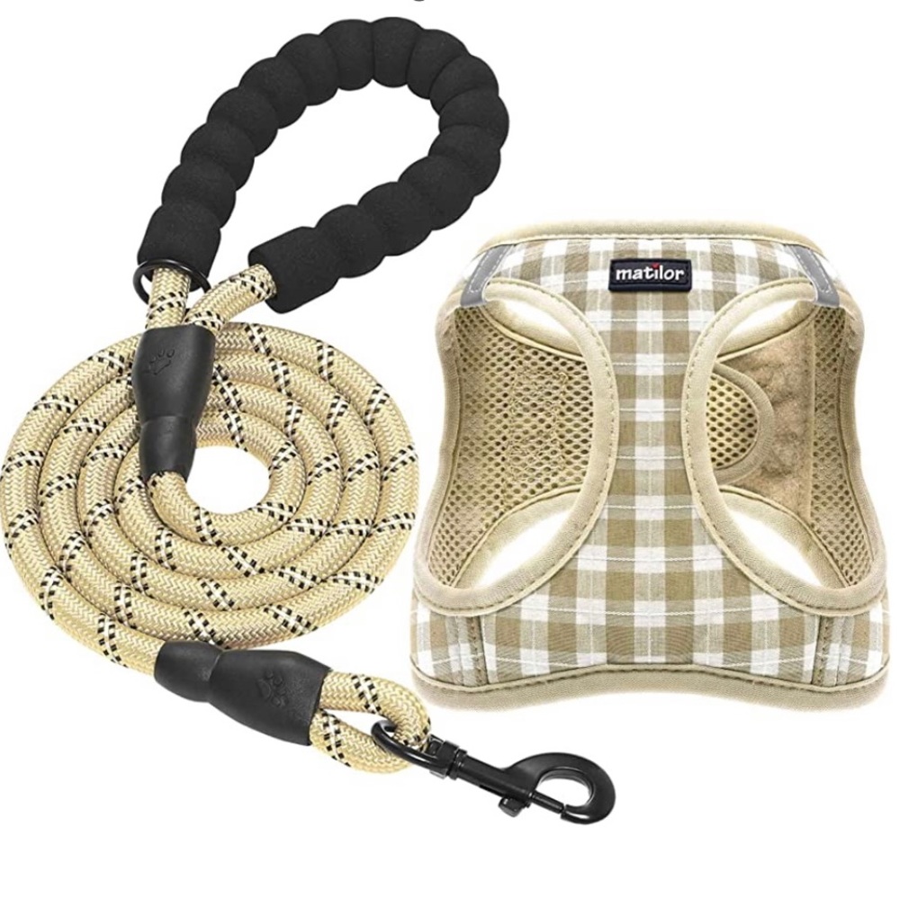 Matilor dog harmess , plaid white and beige without leash, used 3 times